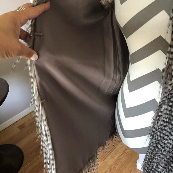 ๐ฅHOST PICK๐ฅOlive + Oak Faux Fur Fuzzy Vest - Picture 4 of 8